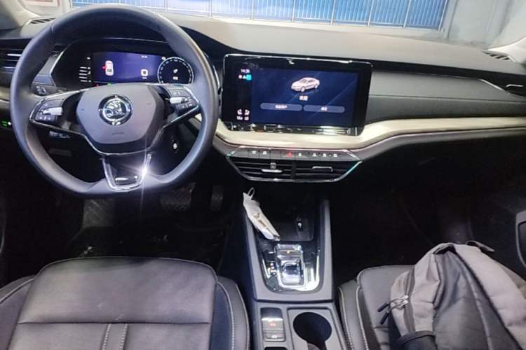 Used Skoda Octavia 2021 PRO TSI280 DSG Prestige Edition Center Console