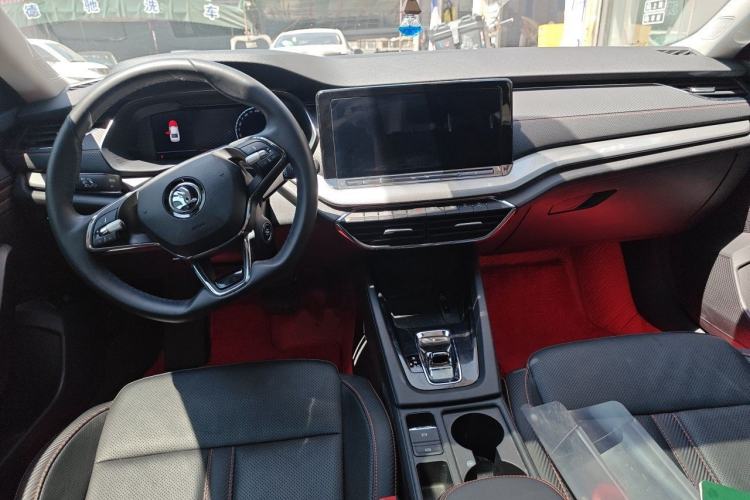 Used Skoda Octavia 2021 PRO TSI280 DSG Flagship Edition Center Console