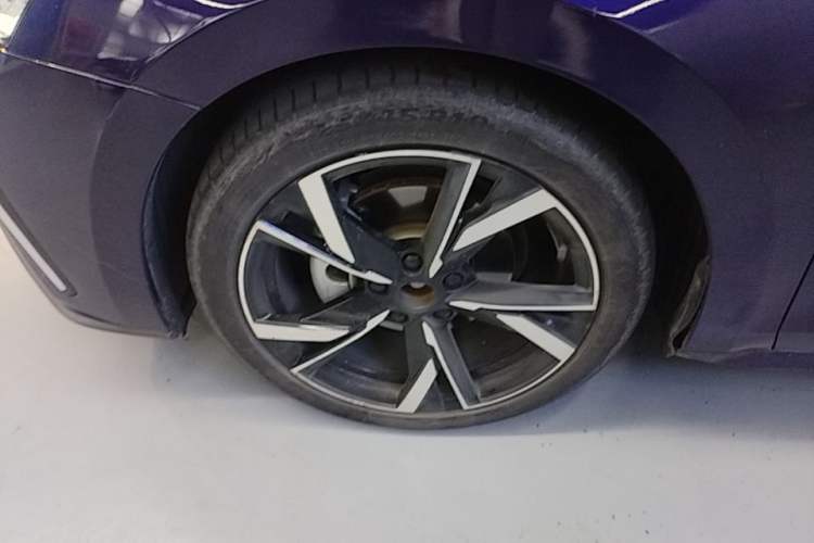 Used Skoda Octavia 2021 PRO TSI280 DSG Prestige Edition Left Front Wheel Hub