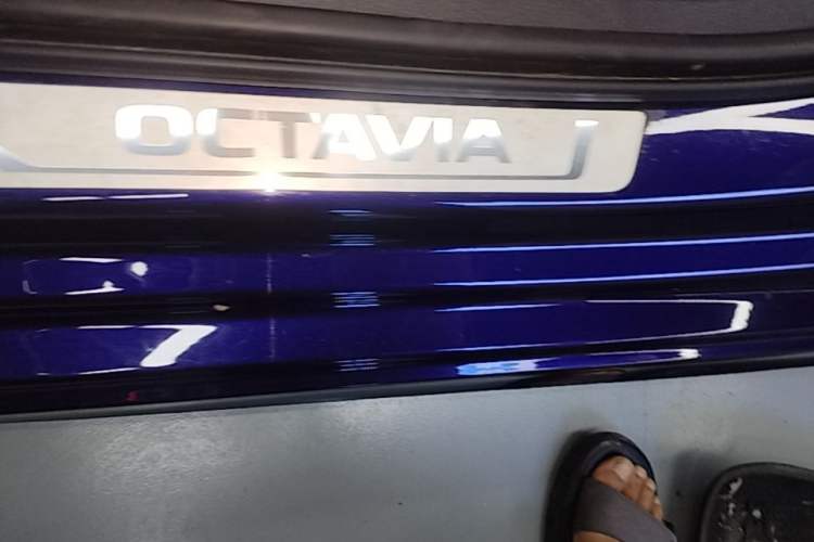 Used Skoda Octavia 2021 PRO TSI280 DSG Prestige Edition Left Side Sill
