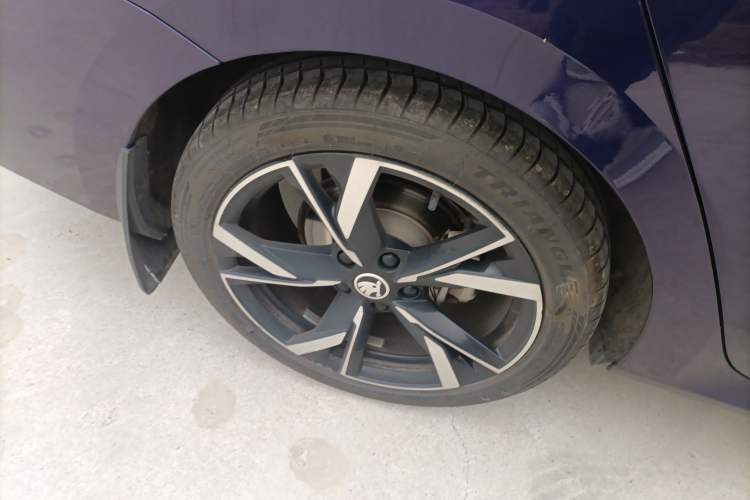 Used Skoda Octavia 2021 PRO TSI280 DSG Prestige Edition Right Rear Wheel Hub