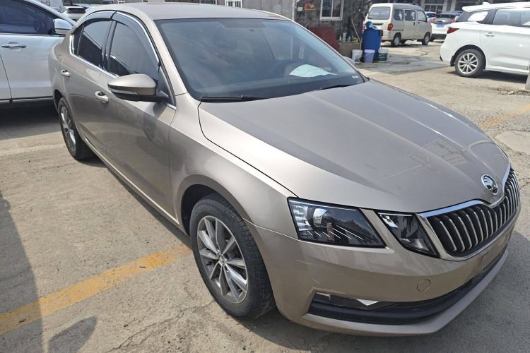 Used Skoda Octavia 2021 1.5L Automatic Comfort Edition Exterior 2