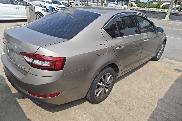 Used Skoda Octavia 2021 1.5L Automatic Comfort Edition Exterior 3
