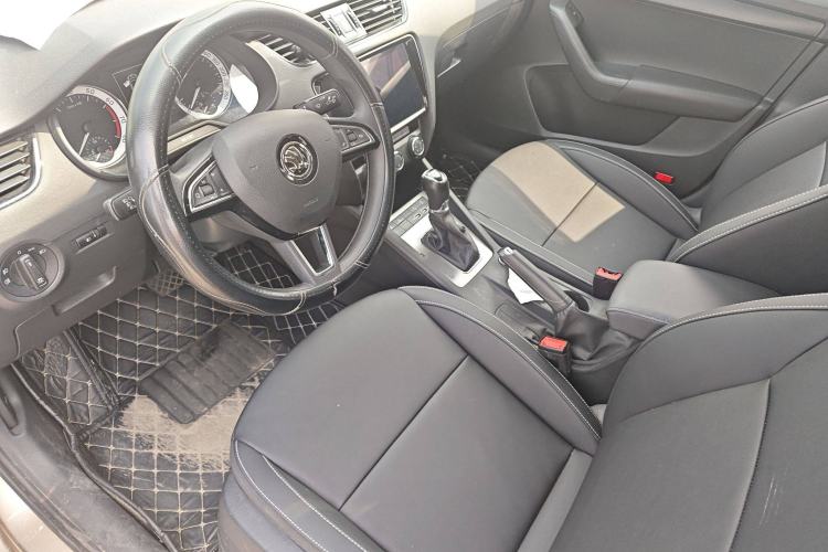 Used Skoda Octavia 2021 1.5L Automatic Comfort Edition Interior 3