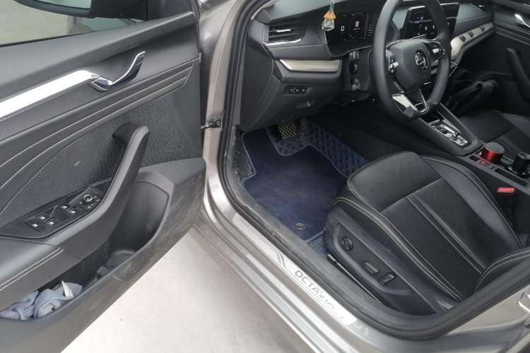 Used Skoda Octavia 2021 PRO TSI280 DSG Prestige Edition Driver Seat