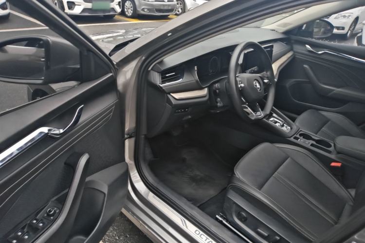 Used Skoda Octavia 2021 PRO TSI280 DSG Prestige Edition Driver Seat