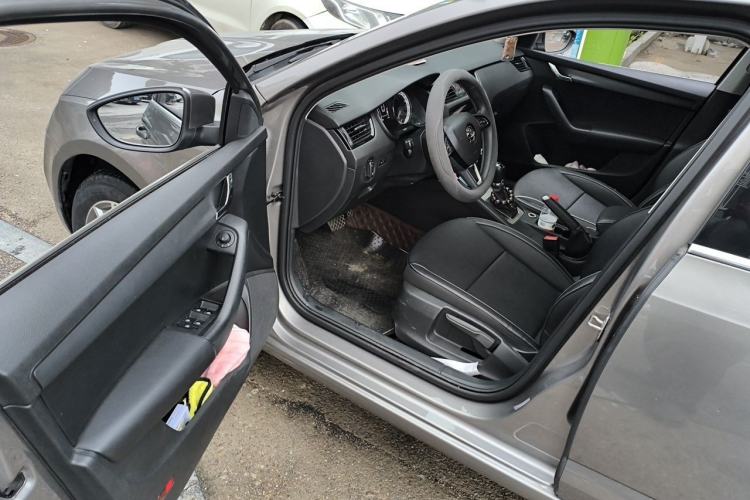 Used Skoda Octavia 2021 1.5L Automatic Comfort Edition Driver Seat