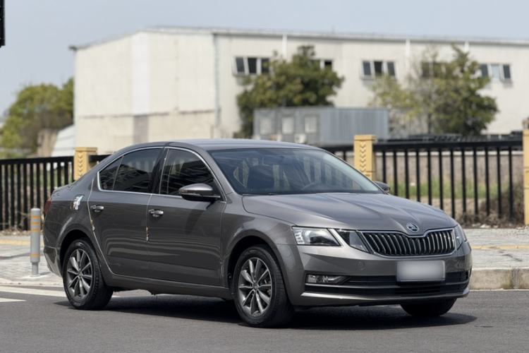 Used Skoda Octavia 2021 1.5L Automatic Comfort Edition Exterior 8