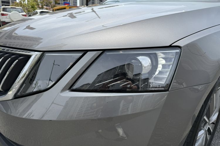 Used Skoda Octavia 2021 1.5L Automatic Comfort Edition Left Front Headlight