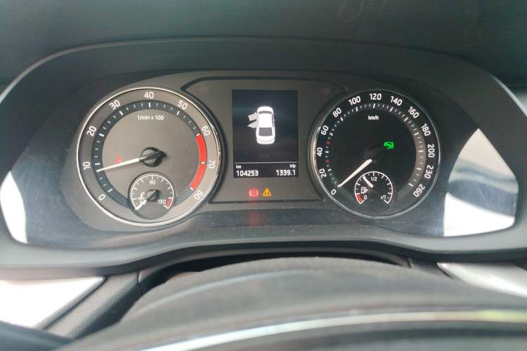 Used Skoda Octavia 2021 PRO TSI280 DSG Luxury Edition Odometer Close Up