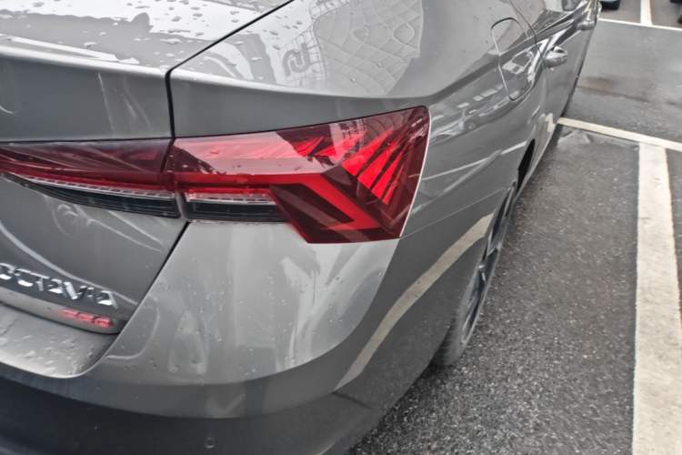 Used Skoda Octavia 2021 PRO TSI280 DSG Prestige Edition Right Rear Taillight