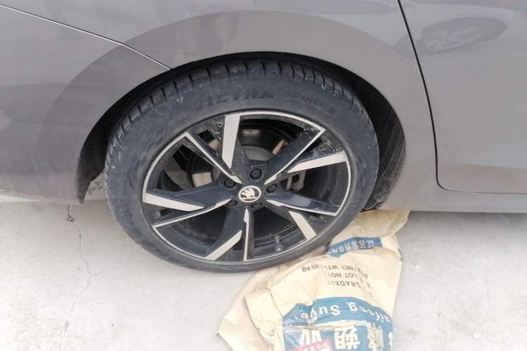 Used Skoda Octavia 2021 PRO TSI280 DSG Prestige Edition Right Rear Wheel Hub