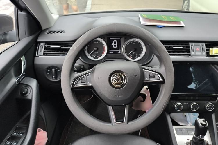 Used Skoda Octavia 2021 1.5L Automatic Comfort Edition Steering Wheel