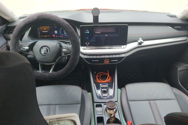 Used Skoda Octavia 2021 PRO TSI280 DSG Flagship Edition Center Console