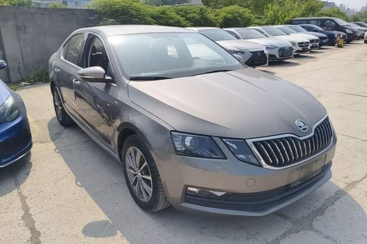 Used Skoda Octavia 2021 1.5L Automatic Comfort Edition Front Right 45 Deg
