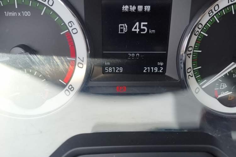 Used Skoda Octavia 2021 1.5L Automatic Comfort Edition Odometer Close Up