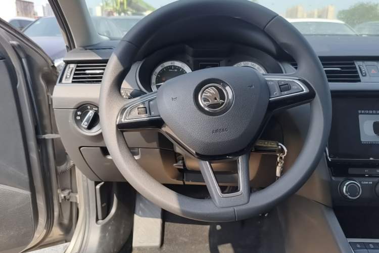Used Skoda Octavia 2021 1.5L Automatic Comfort Edition Steering Wheel