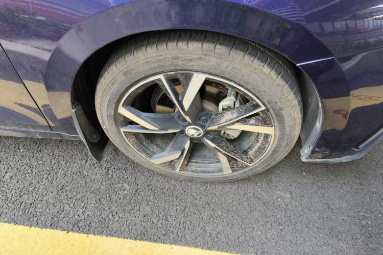 Used Skoda Octavia 2021 PRO TSI280 DSG Flagship Edition Right Front Wheel Hub