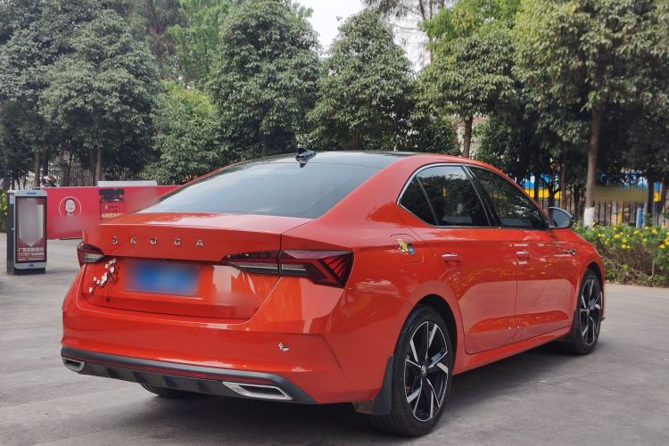 Used Skoda Octavia 2021 PRO TSI280 DSG Flagship Edition Exterior 3