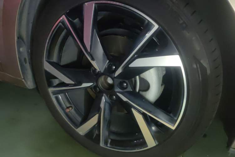 Used Skoda Octavia 2021 PRO TSI280 DSG Prestige Edition Right Front Wheel Hub