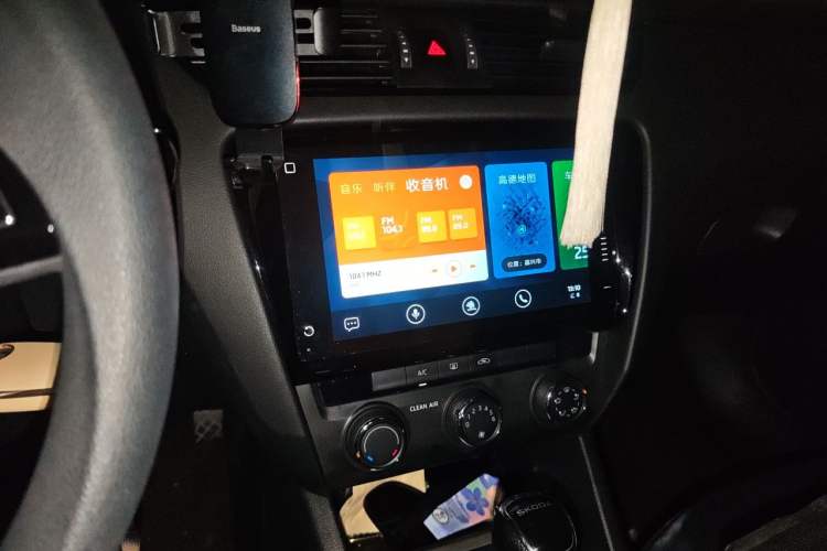 Used Skoda Octavia 2021 1.5L Automatic Comfort Edition Audio And AC Panel