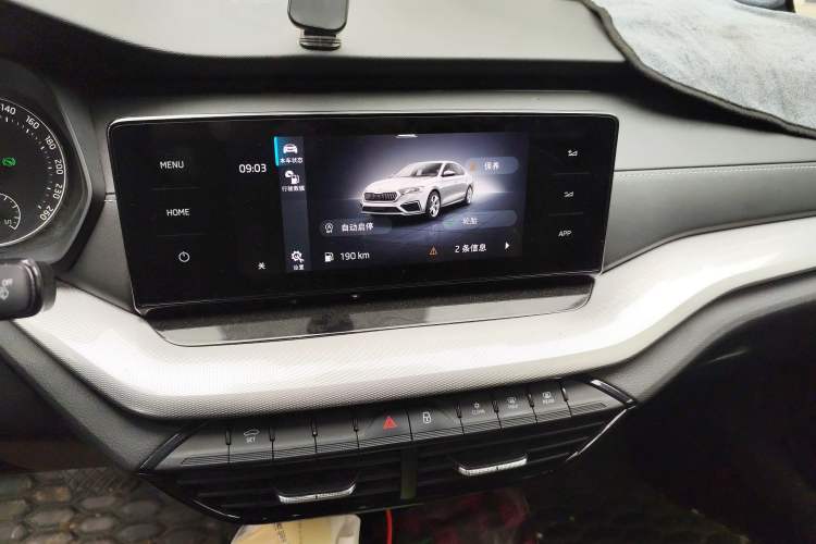 Used Skoda Octavia 2021 PRO TSI280 DSG Performance Edition Audio And AC Panel