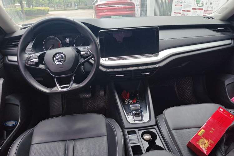 Used Skoda Octavia 2021 PRO TSI280 DSG Luxury Edition Center Console