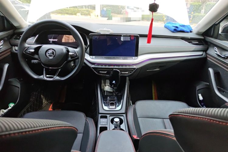 Used Skoda Octavia 2021 PRO TSI280 DSG Flagship Edition Center Console