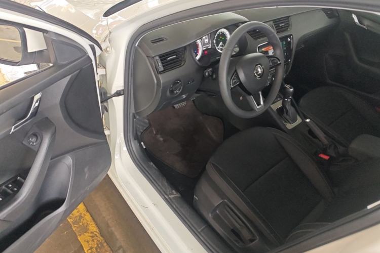Used Skoda Octavia 2021 1.5L Automatic Comfort Edition Driver Seat