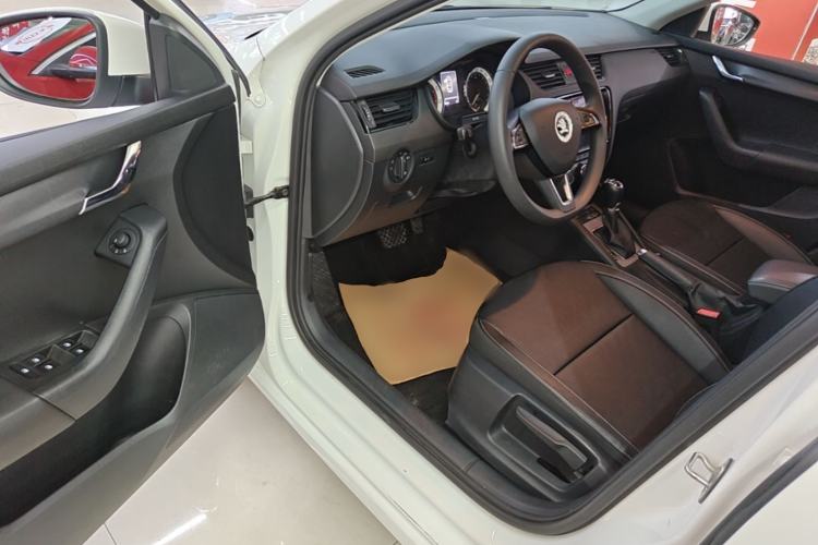 Used Skoda Octavia 2021 1.5L Automatic Comfort Edition Driver Seat