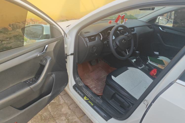 Used Skoda Octavia 2021 1.5L Automatic Comfort Edition Driver Seat