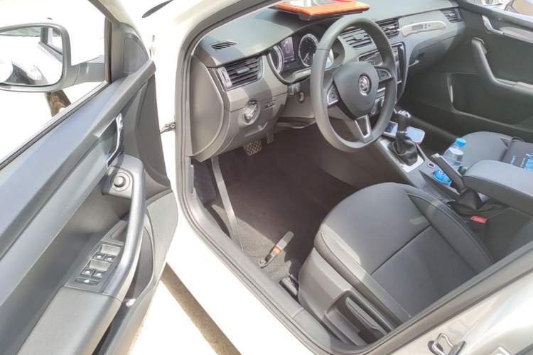 Used Skoda Octavia 2021 1.5L Automatic Comfort Edition Driver Seat