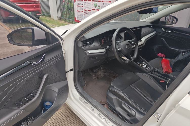 Used Skoda Octavia 2021 PRO TSI280 DSG Luxury Edition Driver Seat