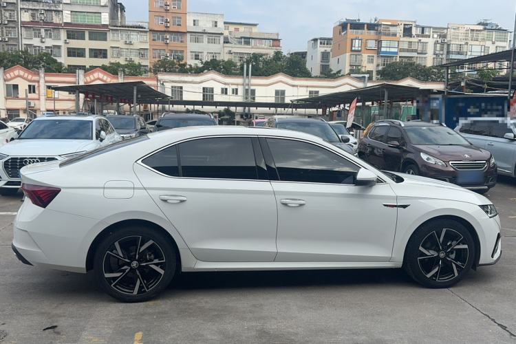Used Skoda Octavia 2021 PRO TSI280 DSG Luxury Edition Exterior 2