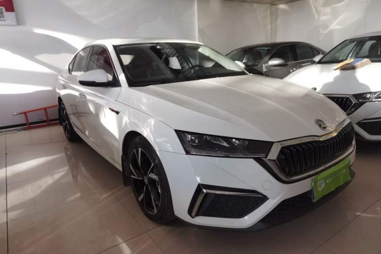 Used Skoda Octavia 2021 PRO TSI280 DSG Luxury Edition Exterior 2