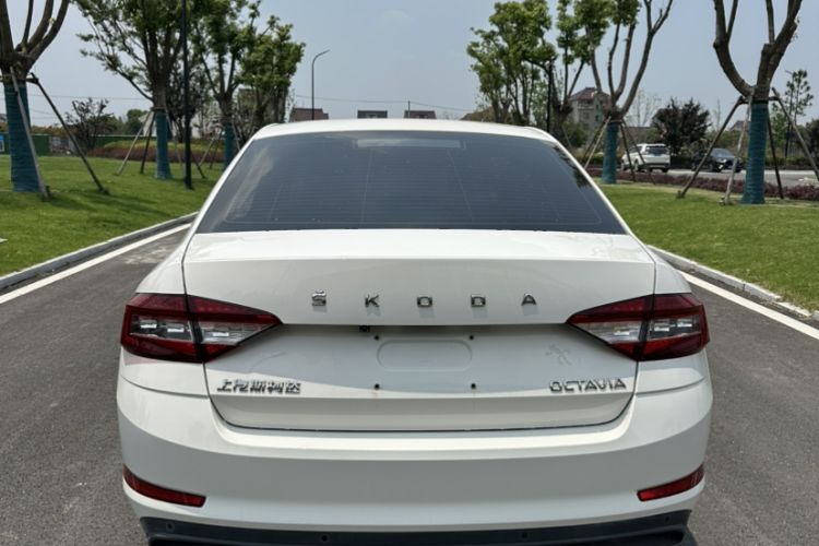 Used Skoda Octavia 2021 1.5L Automatic Comfort Edition Exterior 2