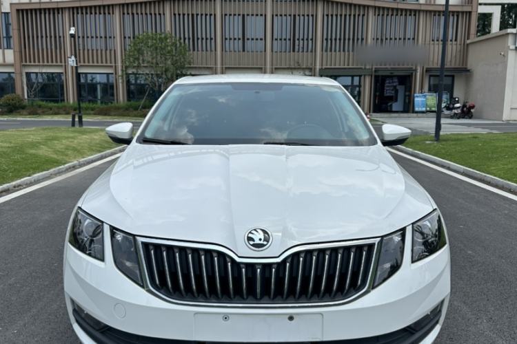 Used Skoda Octavia 2021 1.5L Automatic Comfort Edition Exterior 4