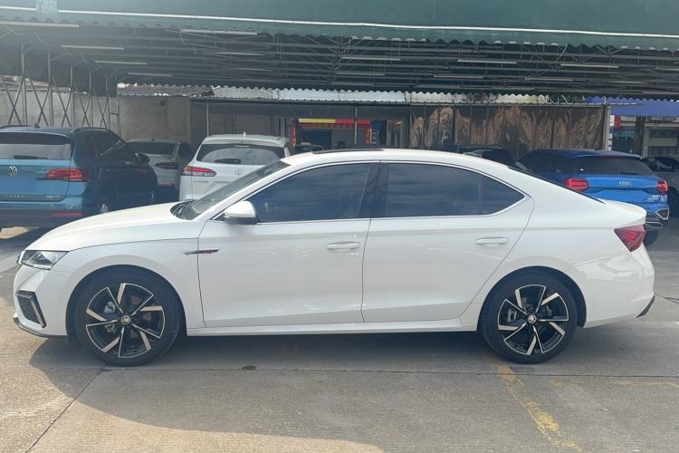 Used Skoda Octavia 2021 PRO TSI280 DSG Luxury Edition Exterior 5