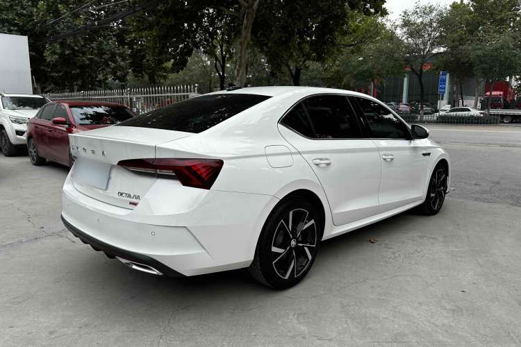 Used Skoda Octavia 2021 PRO TSI280 DSG Luxury Edition Exterior 5