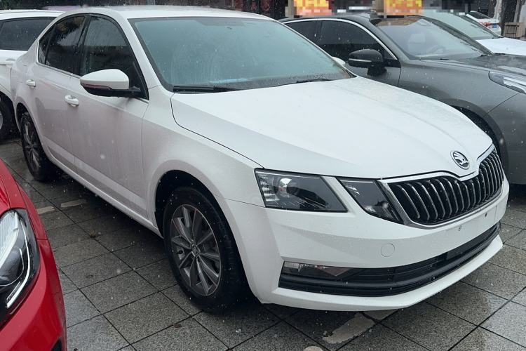 Used Skoda Octavia 2021 1.5L Automatic Comfort Edition Exterior 5