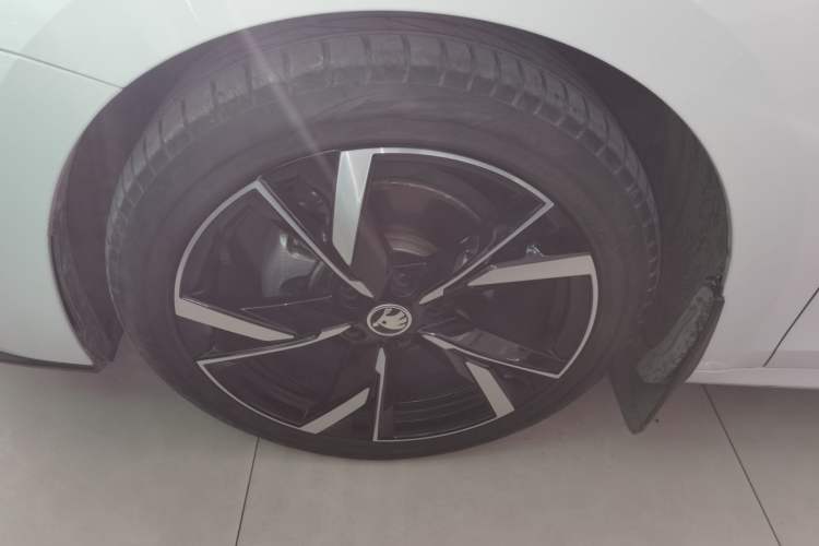 Used Skoda Octavia 2021 PRO TSI280 DSG Luxury Edition Exterior 7