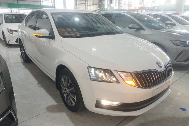Used Skoda Octavia 2021 1.5L Automatic Comfort Edition Front Right 45 Deg