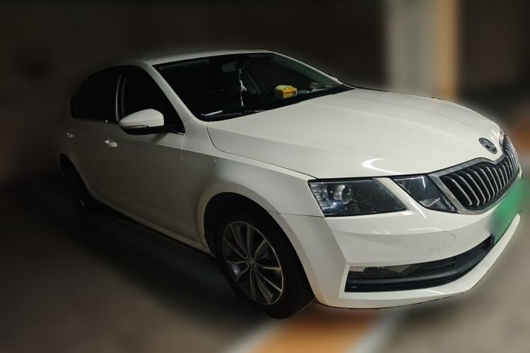 Used Skoda Octavia 2021 1.5L Automatic Comfort Edition Front Right 45 Deg