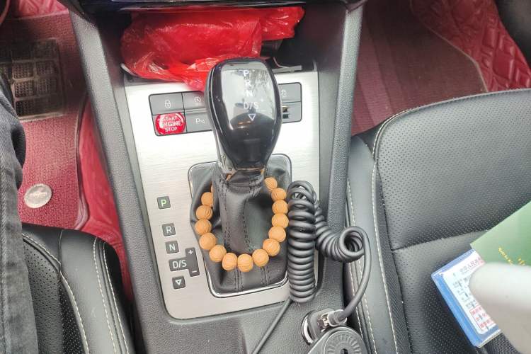 Used Skoda Octavia 2021 1.5L Automatic Luxury Edition Gear Lever