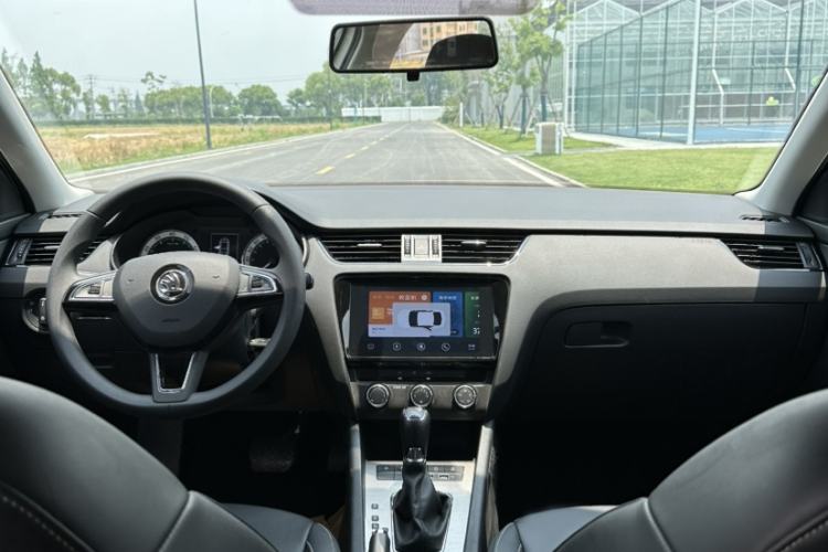 Used Skoda Octavia 2021 1.5L Automatic Comfort Edition Interior 2