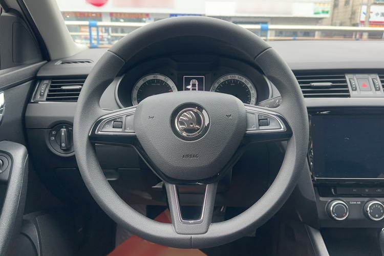 Used Skoda Octavia 2021 1.5L Automatic Comfort Edition Interior 4