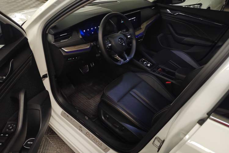 Used Skoda Octavia 2021 PRO TSI280 DSG Prestige Edition Interior 5
