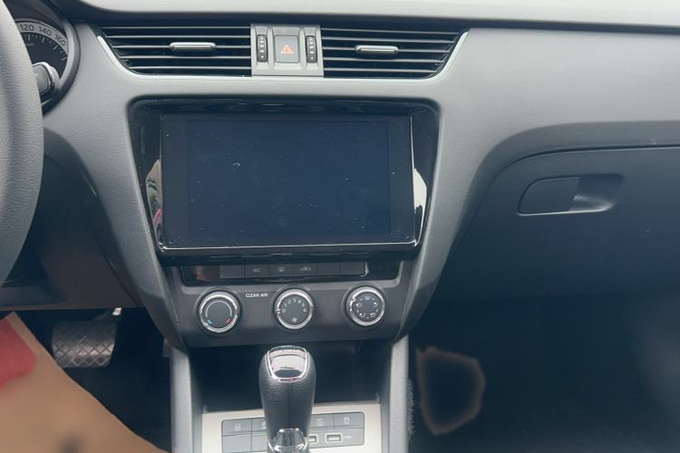 Used Skoda Octavia 2021 1.5L Automatic Comfort Edition Interior 5