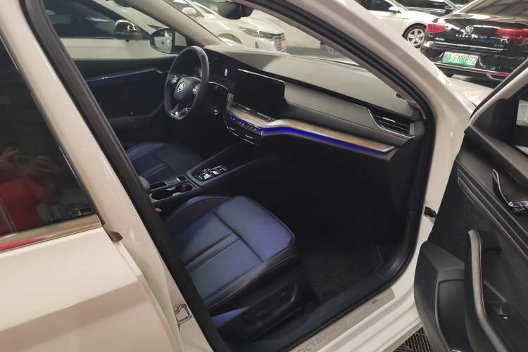 Used Skoda Octavia 2021 PRO TSI280 DSG Prestige Edition Interior 8