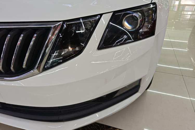 Used Skoda Octavia 2021 1.5L Automatic Comfort Edition Left Front Headlight